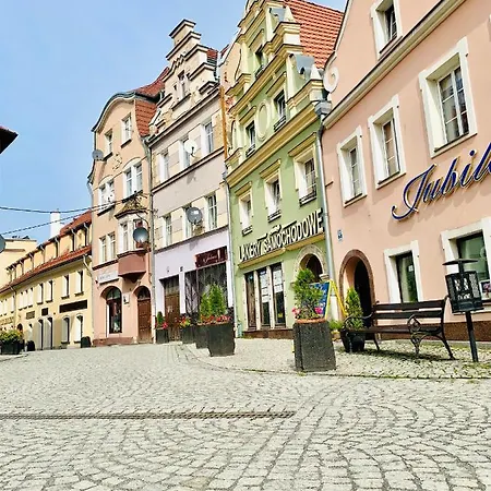 Apartament W Centrum Miasta Z Darmowym Parkingiem Dla Dwojga -Apartamenty Pod Zlotym Lwem Klodzko Exterior photo