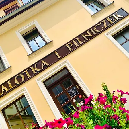 Apartament W Centrum Miasta Z Darmowym Parkingiem Dla Dwojga -Apartamenty Pod Zlotym Lwem Klodzko Exterior photo